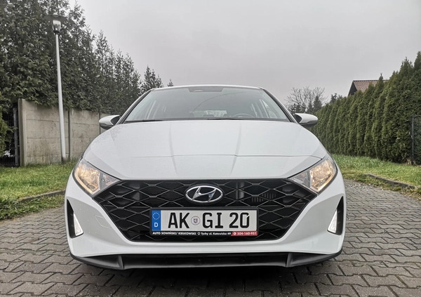 Hyundai i20 cena 67700 przebieg: 33000, rok produkcji 2021 z Śmigiel małe 301